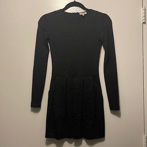 Aritzia (Wilfred) long sleeve short black dress WITH POCKETS!!! Size 00